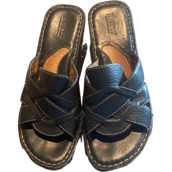 Born Shoes - Born
Folly Sandals - Women's size 9